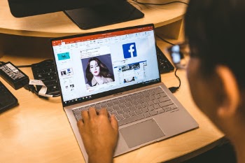 Jokingly asked a friend “hey put your hand on the keyboard, make it look like you’re working so I can take a stock photo”. And he did.