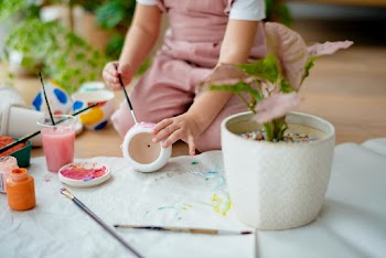 Kid DIY pot painting hobby at home | Free stock photo | High Resolution image