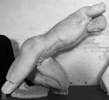 Kneeling lapith | Free Photo - rawpixel