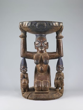 Kneeling Shrine Figure (arugba) | Free Photo - rawpixel