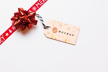 Label mockup with christmas concept Free Psd