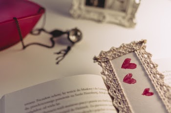 Lace bookmark