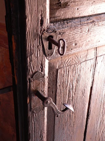 Lago_Como_acient_lock.JPG