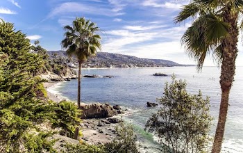 Laguna Beach by Daniel Sinoca.jpg