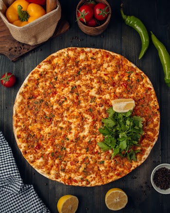 Lahmajun turkish pizza with minced meat Free Photo