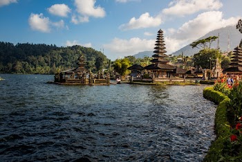 Lake Side Pagodas