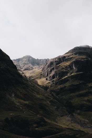 landscape photo of mountains at daytime