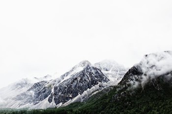 landscape photo of snowy mountain