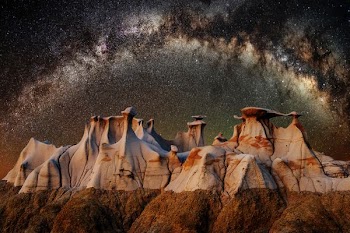 landscape photography of brown and gray mountain