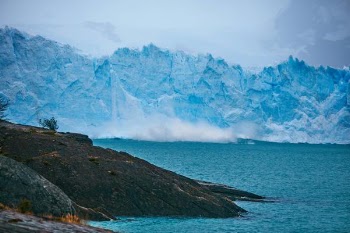landscape photography of ice burg