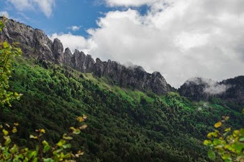 landscape photography of rocky mountain