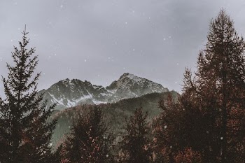 landscape photography of snowy mountain