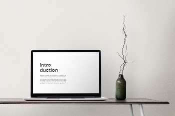 Laptop screen mockup psd on a desk | Free PSD Mockup - rawpixel