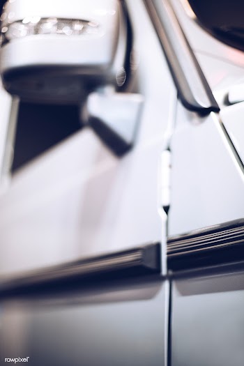 Large white car | Free public domain photo - 593202