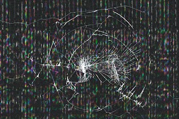 LCD screen with cracked glass effect | Free stock illustration | High Resolution graphic