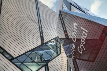 Lee-chin Crystal Building