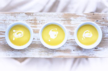 Leek and potato soup with yogurt