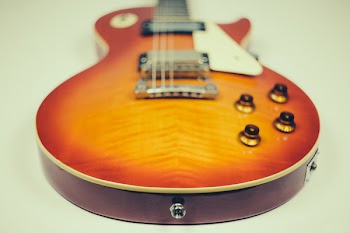 Les Paul guitar