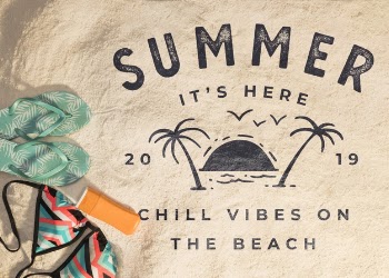 Lettering summer background with beach elements Free Psd