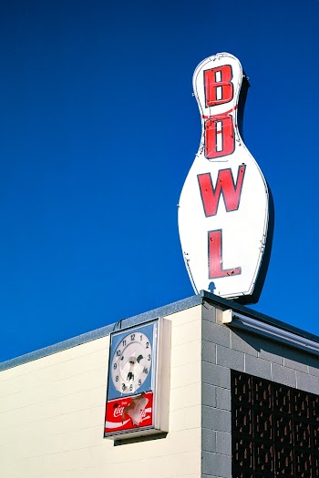 Liberty Lanes Bowling sign, Broadway &… | Free public domain photo