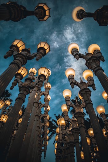 Lighted Lamp Posts 