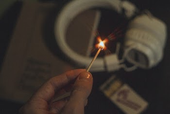 Lighted Safety Match Stick