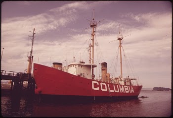 Lightship Columbia at the Mouth | Free Photo - rawpixel