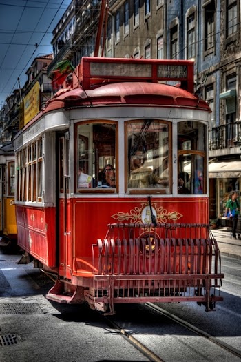 lisbon_tram.jpg