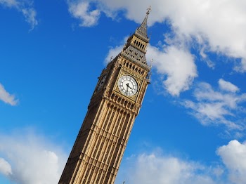 London Big Ben at 3:30