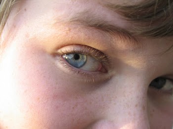 lookmeintheye.jpg