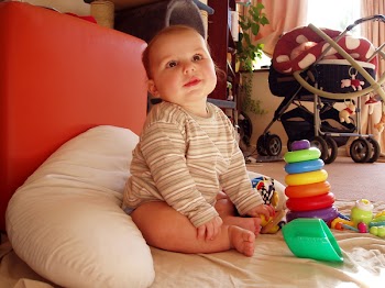Louis_sitting_2.JPG