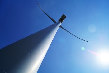 Low Angle Ow Tower during Daytime