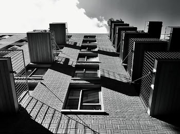 Low Angle Photography of Building