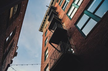 Low Angle Photography of Building