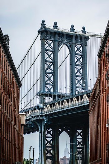 low-angle view photo of Manhattan bridge
