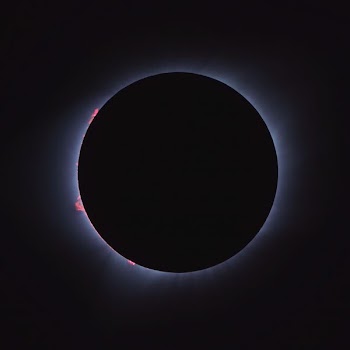 lunar eclipse digital wallpaper
