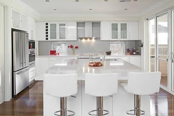 luxury-kitchens-with-white-cabinets-design.jpg