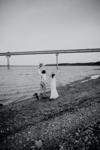 Man and Woman Kissing on the Beach · Free Stock Photo