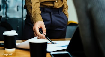 Man checking | Free stock photo - 414263