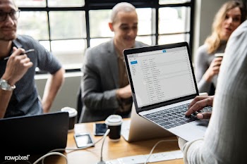 Man checking his email on a laptop | Free stock psd mockup - 414320
