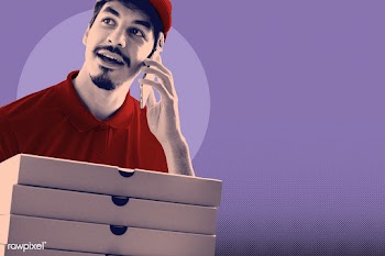 Man delivery pizza to customer | Free  illustration - 2312450