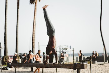 Man Doing Stung