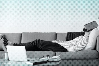 Man getting bored at home during coronavirus quarantine | Free  photo - 2306710