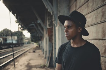 Man In Black Crew Neck Shirt