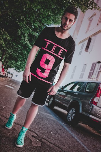 Man In Black Crewneck T-shirt 