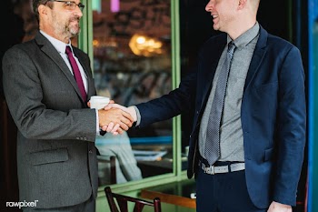 Man making his next move | Free stock photo - 413108