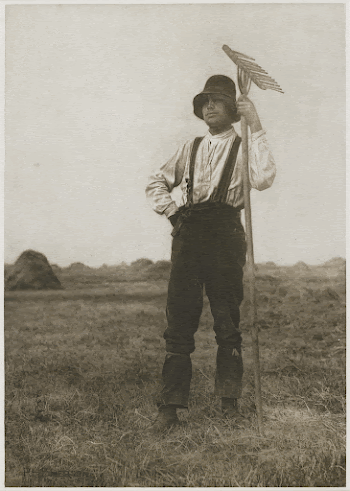 man standing in a field | Free Photo - rawpixel