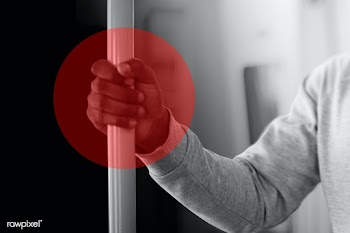 Man touching a contaminated handrail in a bus during coronavirus pande.. | Free  photo - 2302609