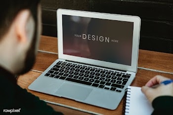 Man using laptop | Free stock psd mockup - 1205230