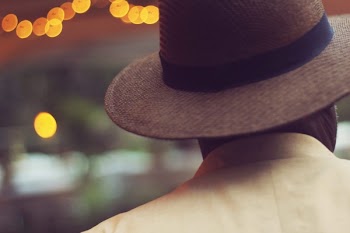          Man Wearing a Hat Free Photo     